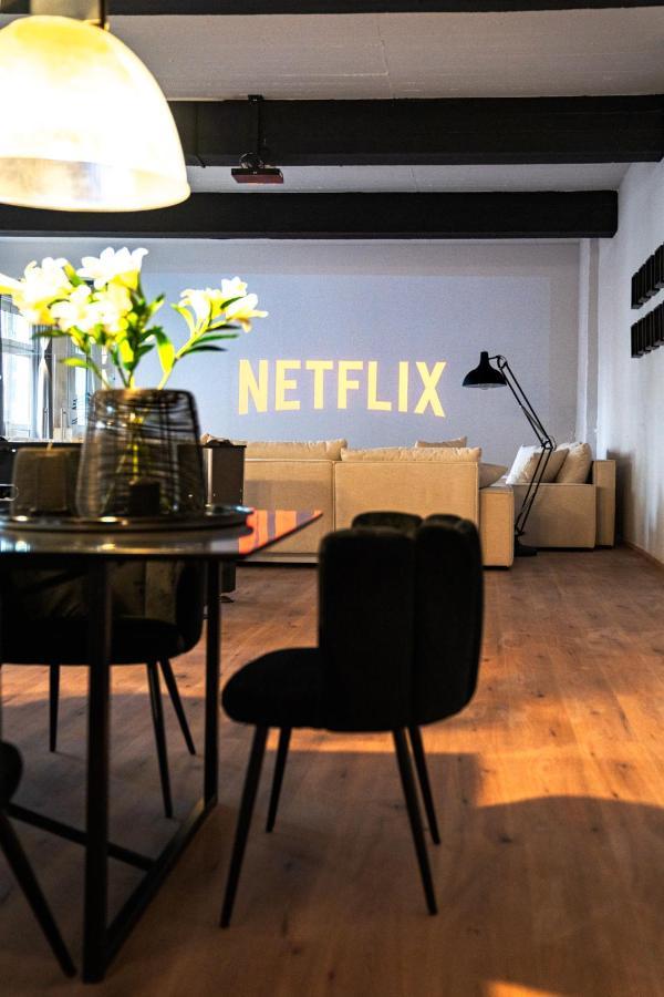 Design Loft - 200Qm2 - Heimkino - Bestlage - Parkplatz Wiesbaden Esterno foto